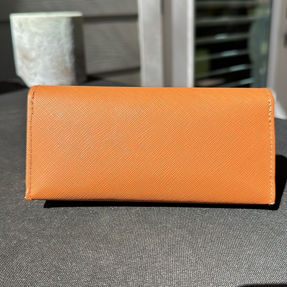 NWOT- Tory Burch Sunglass Case with Soft Pouch - Picture 3 of 9